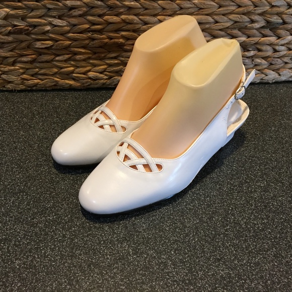 Hush Puppies Soft Style White Slingback Shoes - Picture 8 of 16